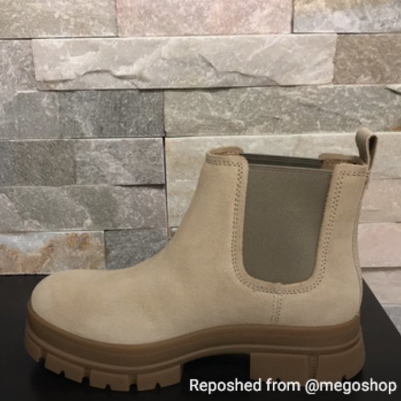 🎁 UGG Ashton Chelsea Suede Ankle Boot - Picture 15 of 16